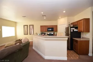 Photo #4: 2071821 Listing 