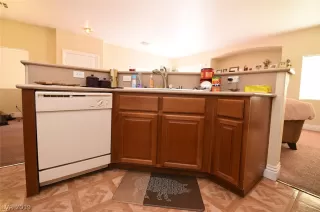 Photo #6: 2071821 Listing 