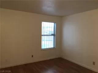 Photo #4: 2071840 Listing 