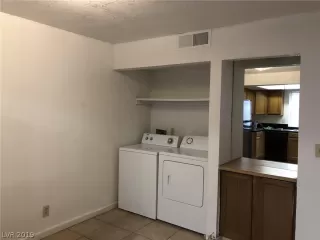 Photo #6: 2071840 Listing 