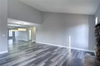 Photo #3: 2071846 Listing