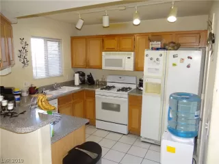 Photo #5: 2071849 Listing