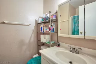 Photo #5: 2071882 Listing