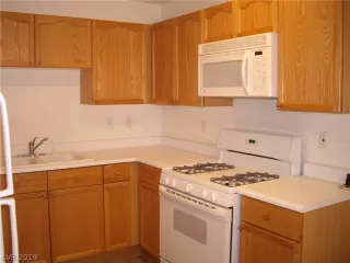 Photo #4: 2071889 Listing