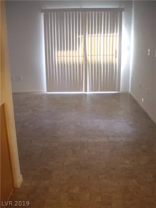 Photo #5: 2071889 Listing