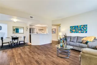 Photo #6: 2071899 Listing 