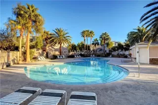 Photo #4: 2071945 Listing