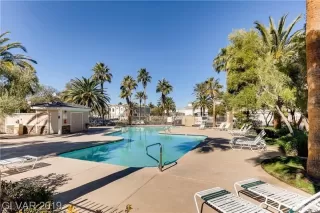 Photo #5: 2071945 Listing