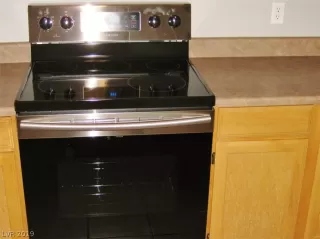 Photo #4: 2071955 Listing