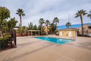 Photo #3: 2071986 Listing 