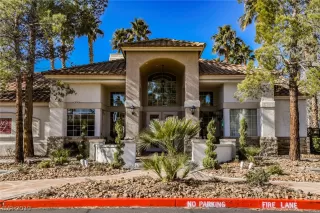 Photo #4: 2072078 Listing