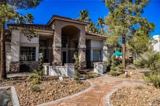 Photo #5: 2072078 Listing