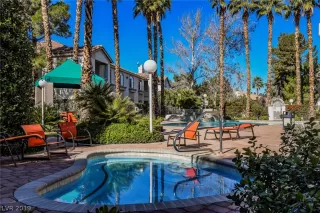 Photo #6: 2072078 Listing