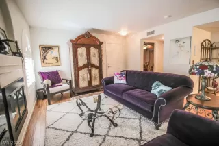 Photo #5: 2072095 Listing