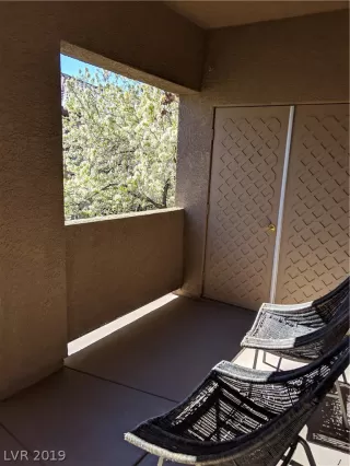 Photo #4: 2072103 Listing 