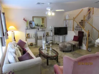 Photo #5: 2072107 Listing 