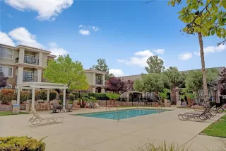 Photo #6: 2072130 Listing