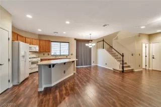 Photo #2: 2072153 Listing