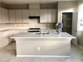 Photo #6: 2072156 Listing 