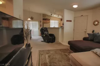 Photo #3: 2072209 Listing