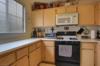 Photo #6: 2072209 Listing