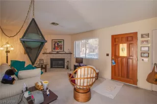 Photo #5: 2072264 Listing