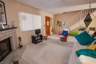 Photo #6: 2072264 Listing