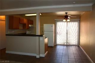 Photo #4: 2072285 Listing