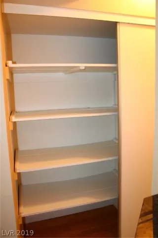 Photo #5: 2072285 Listing