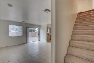 Photo #3: 2072294 Listing 