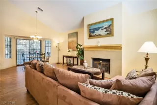 Photo #2: 2072297 Listing