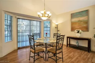 Photo #4: 2072297 Listing