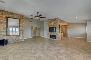 Photo #6: 2072328 Listing 