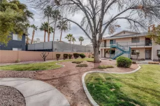 Photo #3: 2072352 Listing