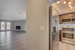 Photo #5: 2072352 Listing