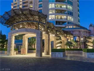 Photo #3: 2072412 Listing