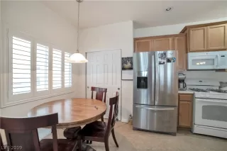 Photo #6: 2072438 Listing