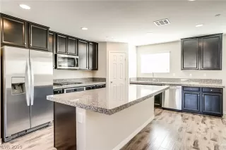 Photo #2: 2072486 Listing 