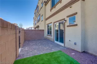 Photo #3: 2072486 Listing 