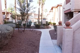 Photo #5: 2072500 Listing