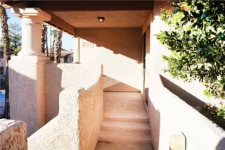 Photo #6: 2072500 Listing