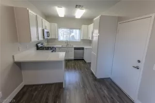 Photo #2: 2072530 Listing