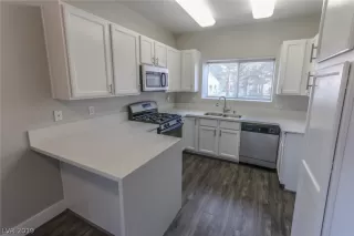 Photo #3: 2072530 Listing