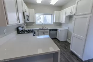 Photo #4: 2072530 Listing