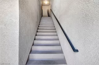 Photo #2: 2072537 Listing 