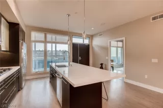 Photo #3: 2072588 Listing