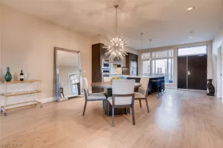 Photo #4: 2072588 Listing