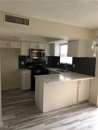 Photo #1: 2072682 Listing 