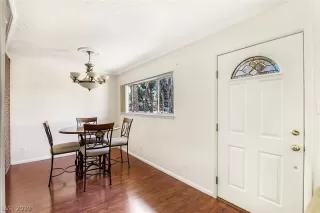 Photo #3: 2072685 Listing