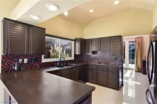 Photo #5: 2072712 Listing 